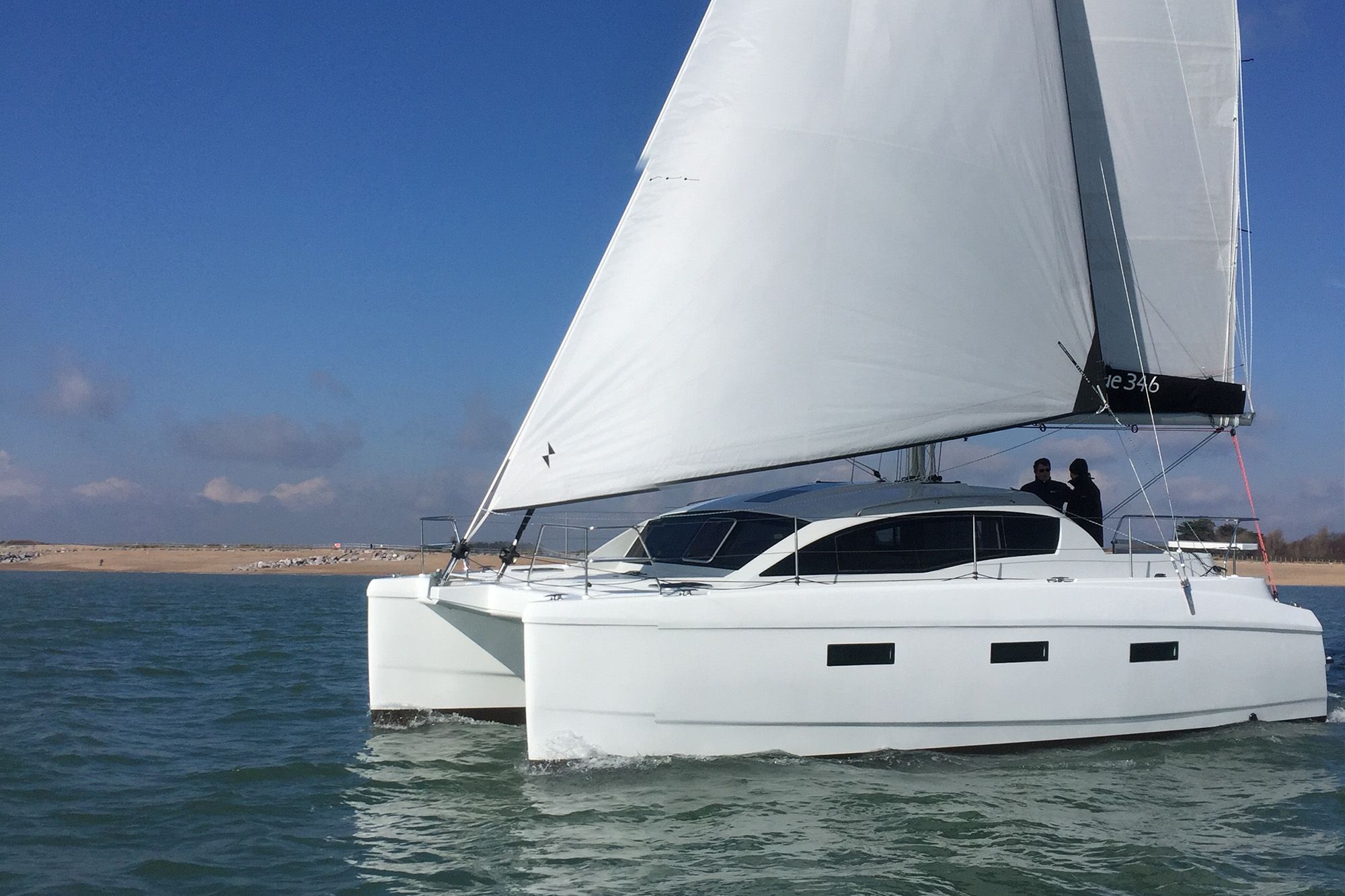 catamaran broadblue 346